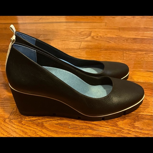 Betabrand Shoes - Betabrand All Weather Wedge Black size 9